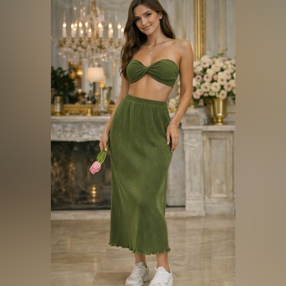 2 pieces top and skirt - Picture 3 of 11